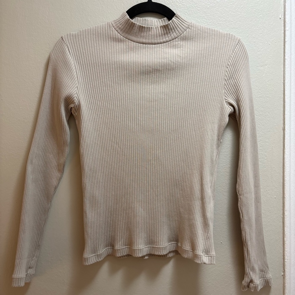 Uniqlo Ribbed Beige Turtleneck Shirt Size Small Neutral Long Sleeve - Picture 3 of 9